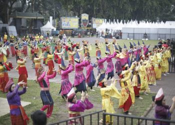 200 Mahasiswa UMSU Berpartisipasi Pecahkan Rekor MURI Tarian Massal Jenis Tari Etnis Terbanyak