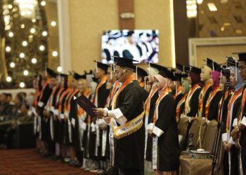 Rektor UMSU Lantik Wisudawan Berprestasi – Bidikmisi Tanpa Skripsi